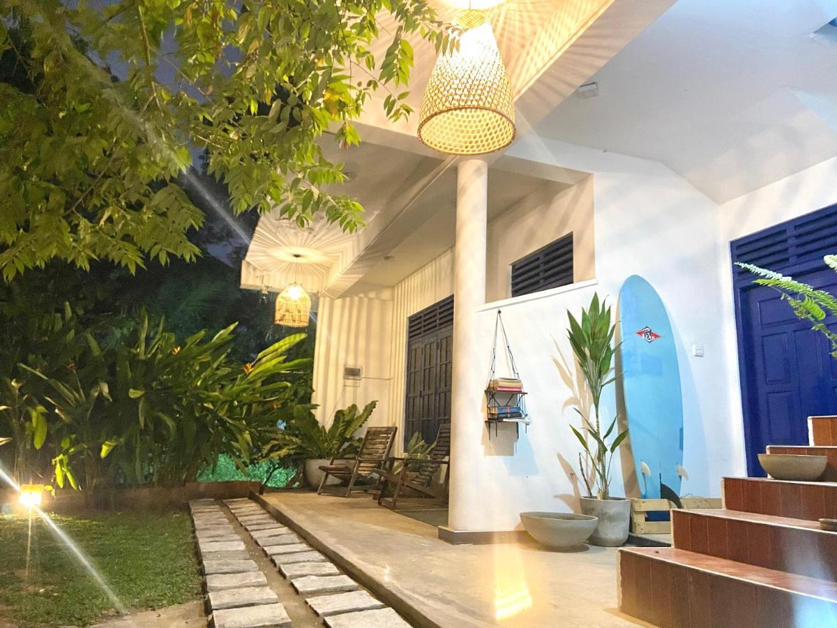 Babylon Mirissa Hostel ภายนอก รูปภาพ