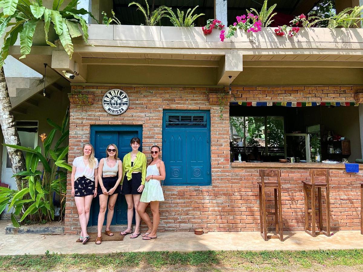 Babylon Mirissa Hostel ภายนอก รูปภาพ