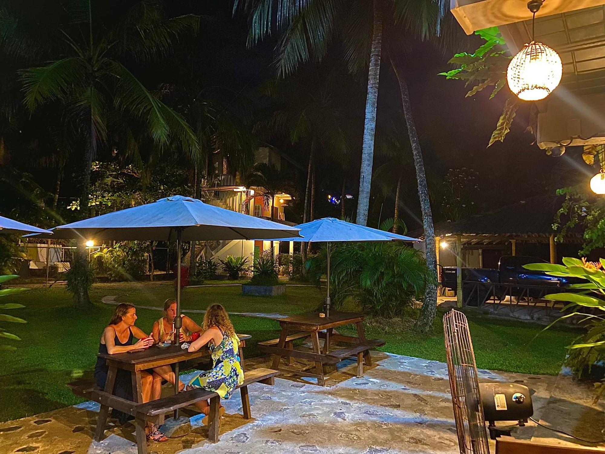 Babylon Mirissa Hostel ภายนอก รูปภาพ