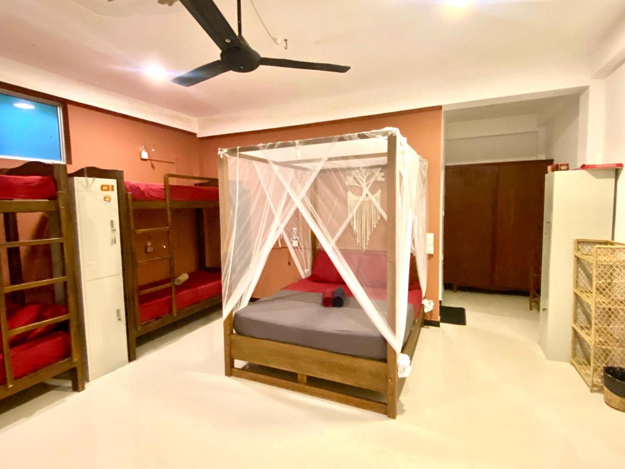 Babylon Mirissa Hostel ภายนอก รูปภาพ
