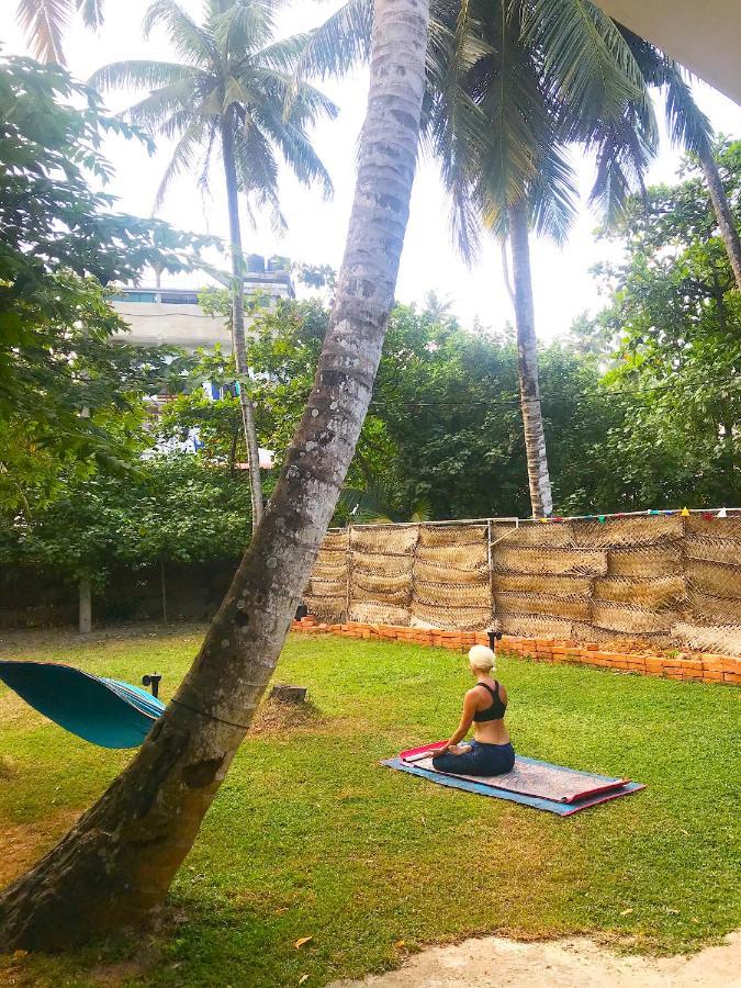 Babylon Mirissa Hostel ภายนอก รูปภาพ